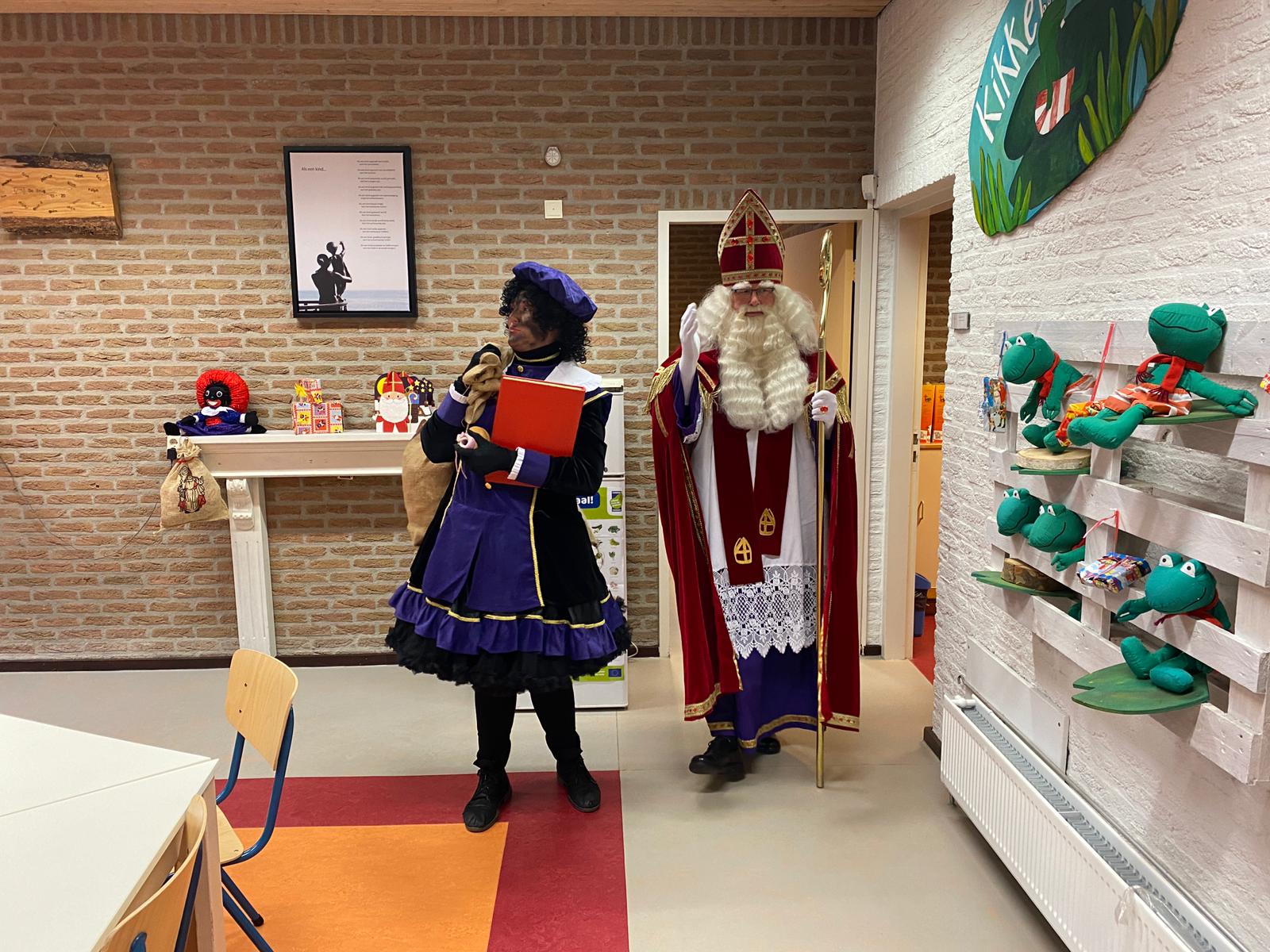 Sint en Piet op school